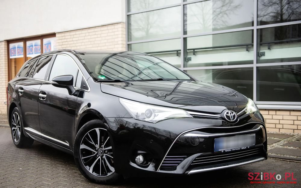 2018' Toyota Avensis Combi photo #1
