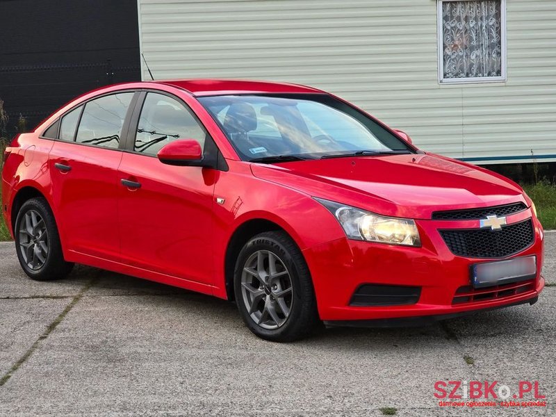 2010' Chevrolet Cruze 1.6 Base photo #1