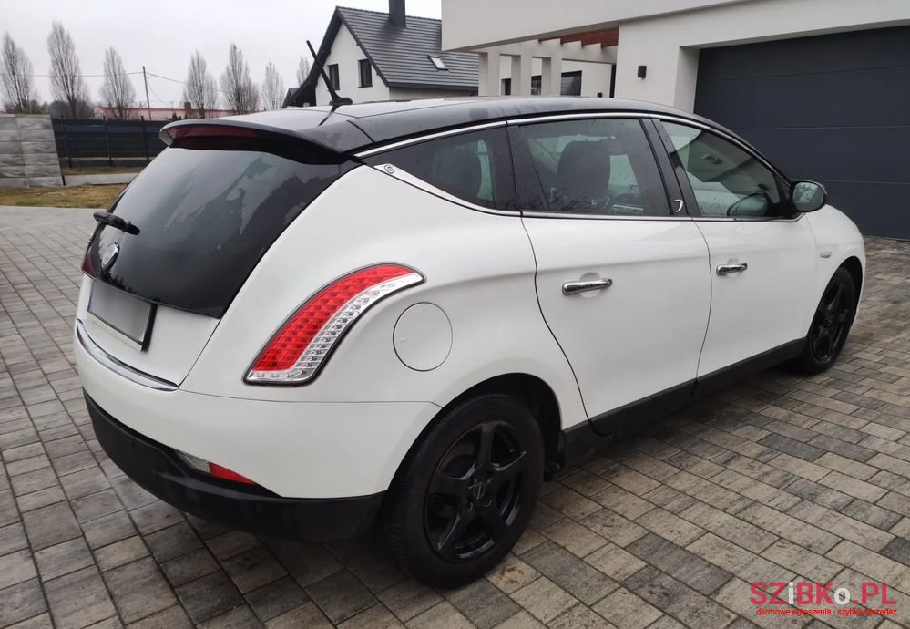 2012' Lancia Delta photo #3