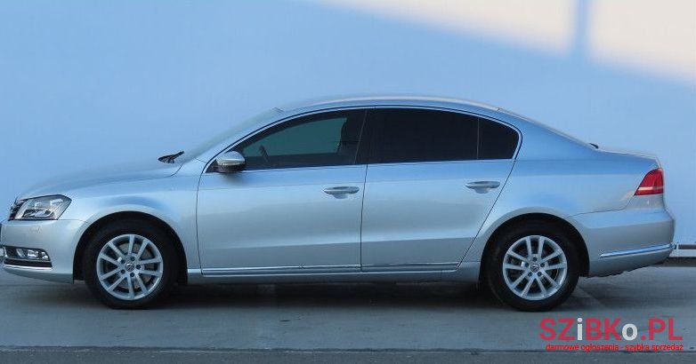 2013' Volkswagen Passat photo #2