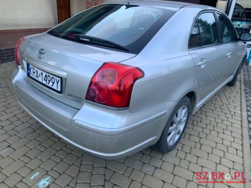 2003' Toyota Avensis photo #1