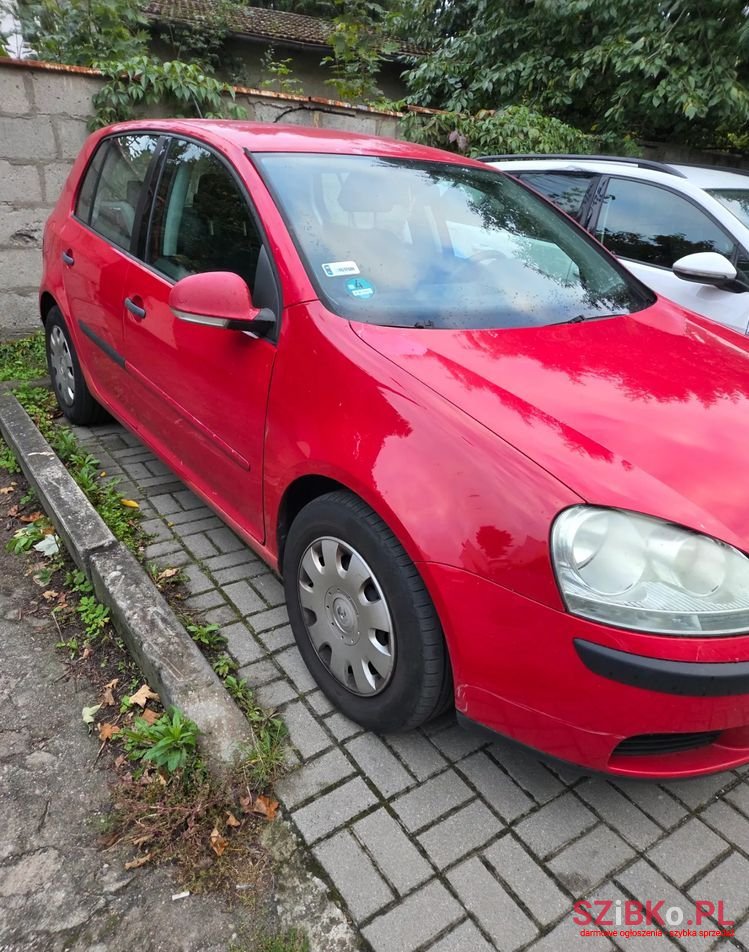 2005' Volkswagen Golf photo #2