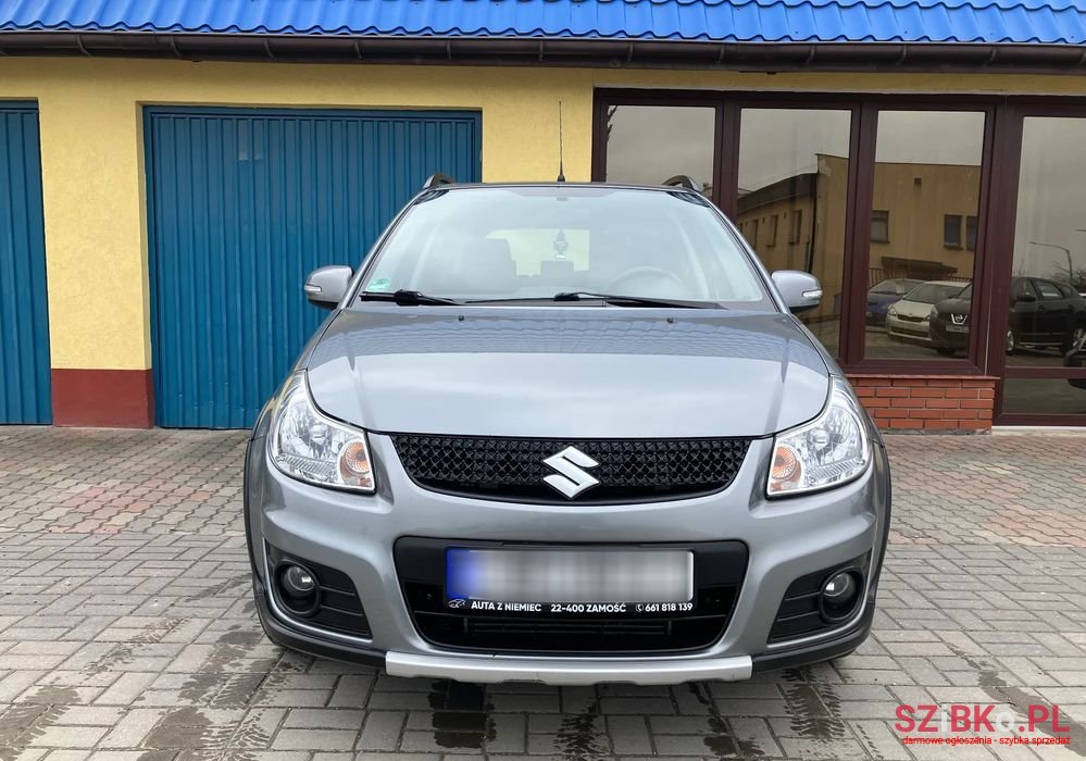 2012' Suzuki SX4 photo #3