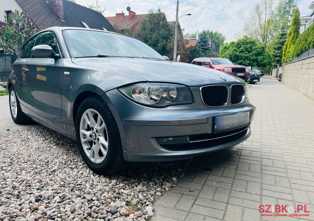 2010' BMW 1 Series 116I Edition Sport photo #4