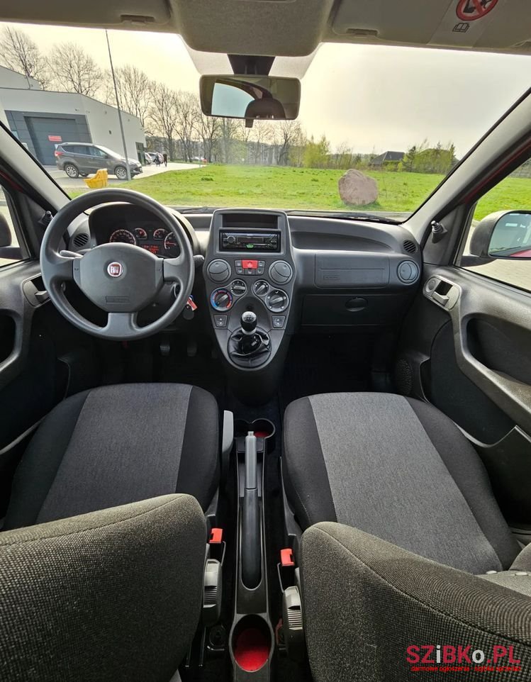 2011' Fiat Panda photo #5
