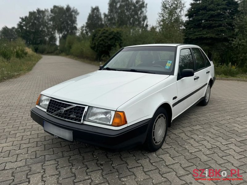 1991' Volvo Seria 400 photo #1