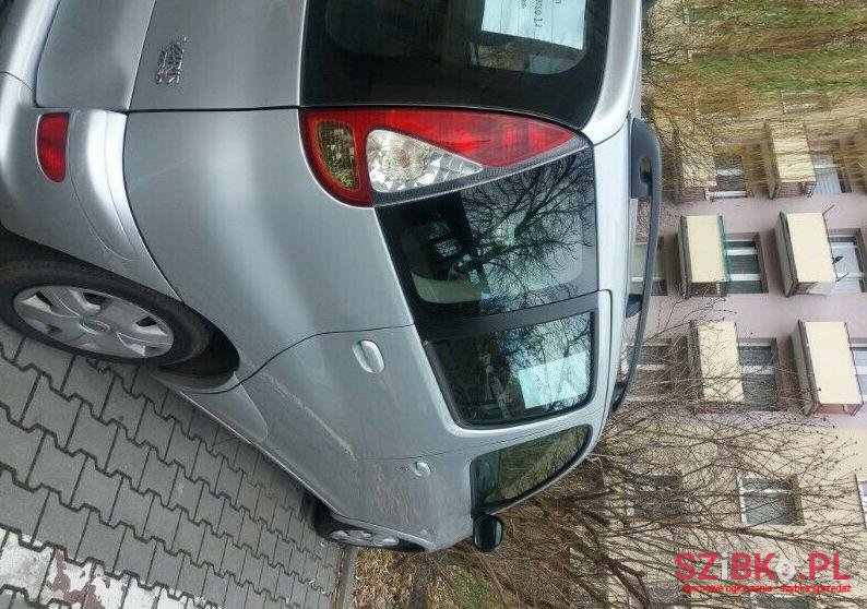 2005' Toyota Yaris photo #1