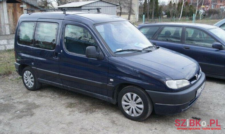 2002' Peugeot Partner photo #1