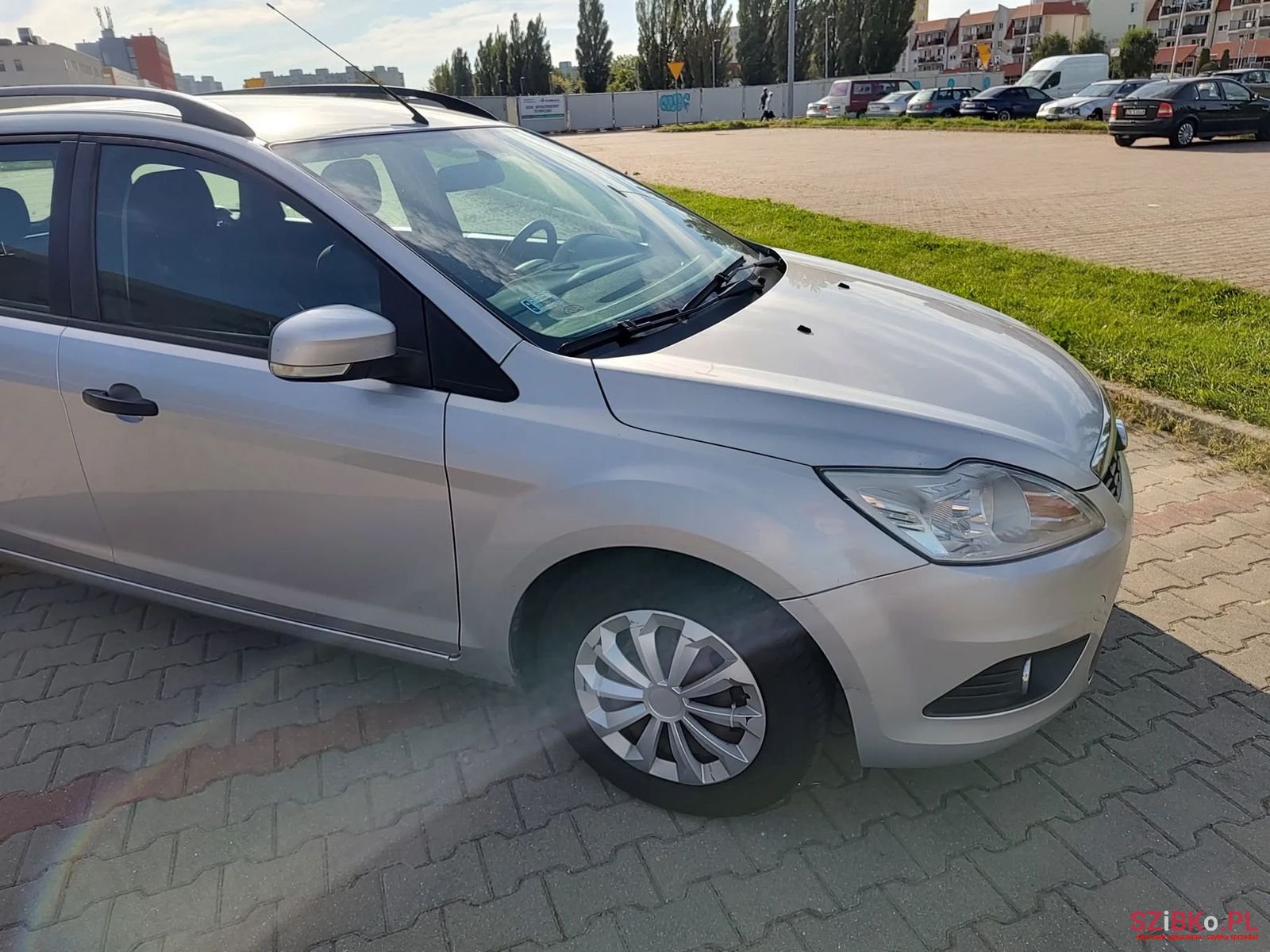 2010' Ford Focus photo #3