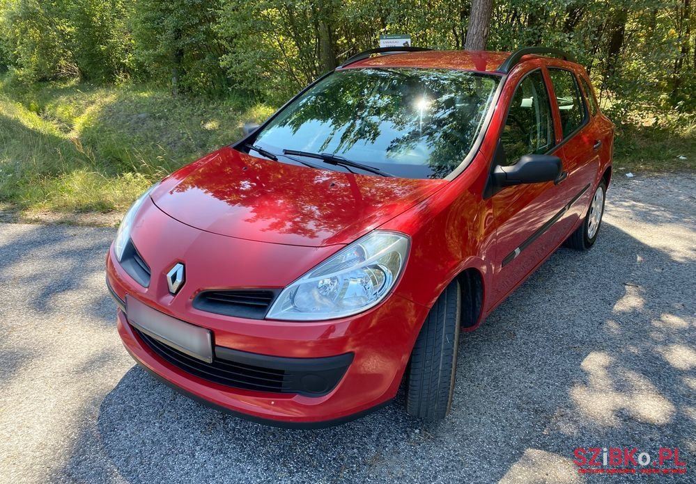 2008' Renault Clio photo #6