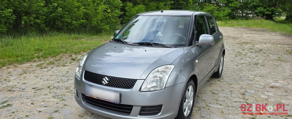 2009' Suzuki Swift 1.3 Comfort photo #2