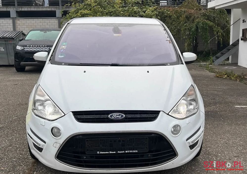 2011' Ford S-Max 2.0 T Titanium photo #2