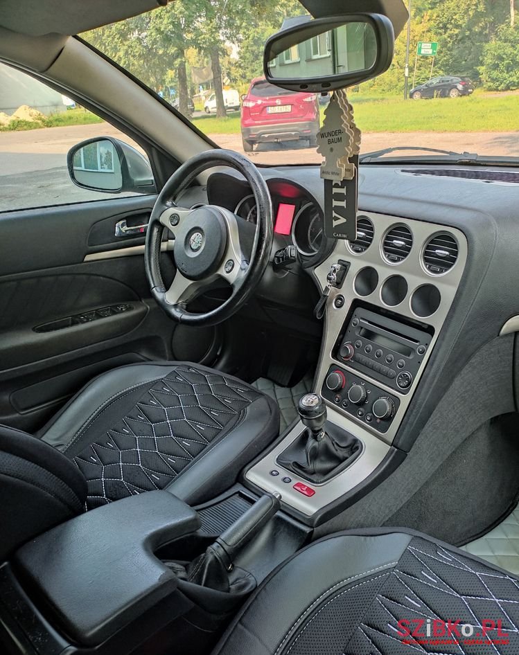 2006' Alfa Romeo 159 photo #6