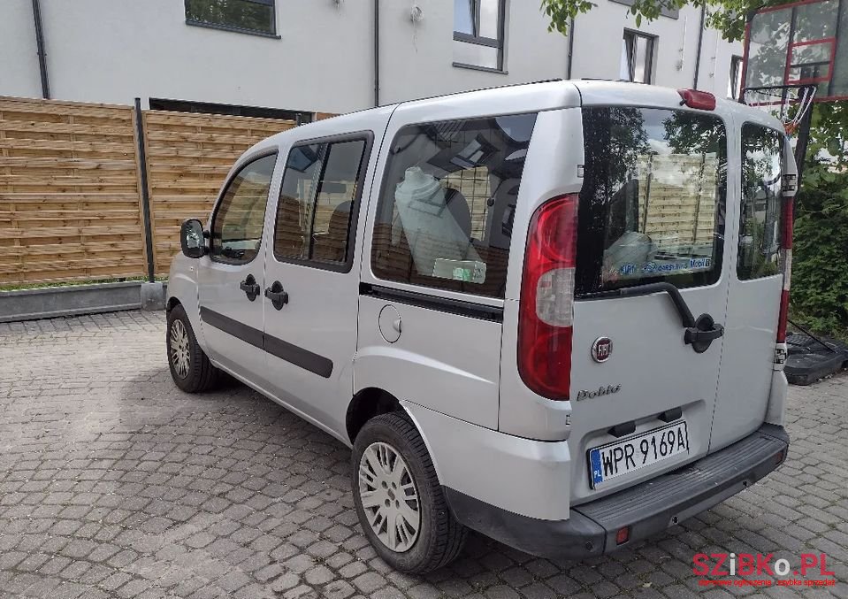 2010' Fiat Doblo photo #5