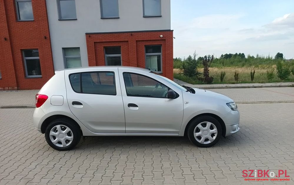2013' Dacia Sandero 1.2 16V 75 Laureate photo #6