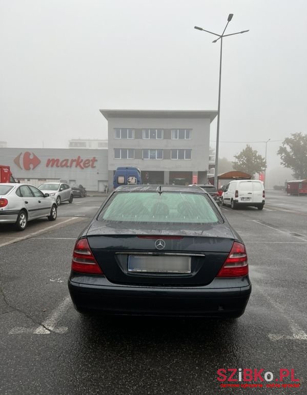 2002' Mercedes-Benz E-Class photo #6