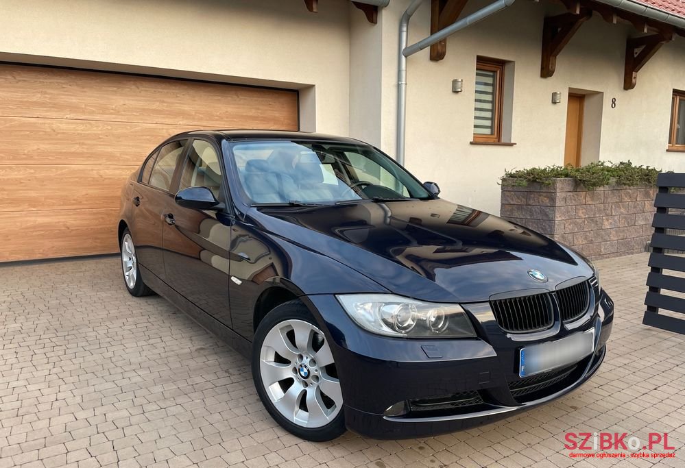 2005' BMW 3 Series 320I photo #1