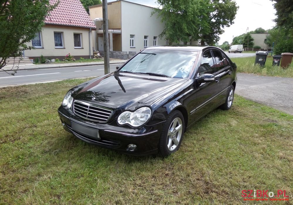 2004' Mercedes-Benz C-Class photo #1