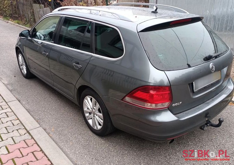 2011' Volkswagen Golf photo #5