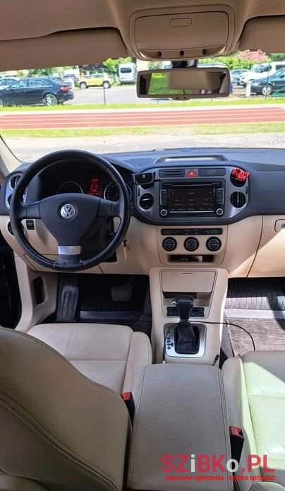 2009' Volkswagen Tiguan photo #4