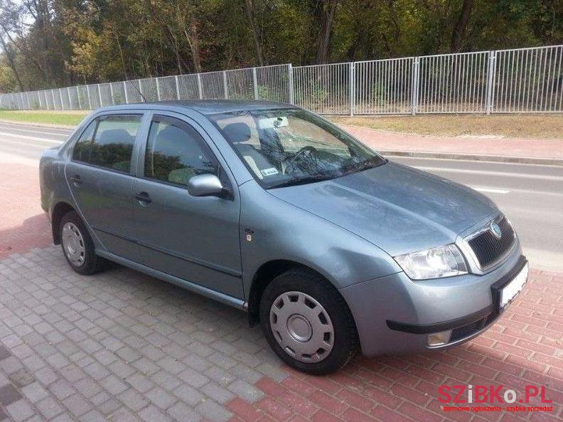 2002' Skoda Fabia photo #1