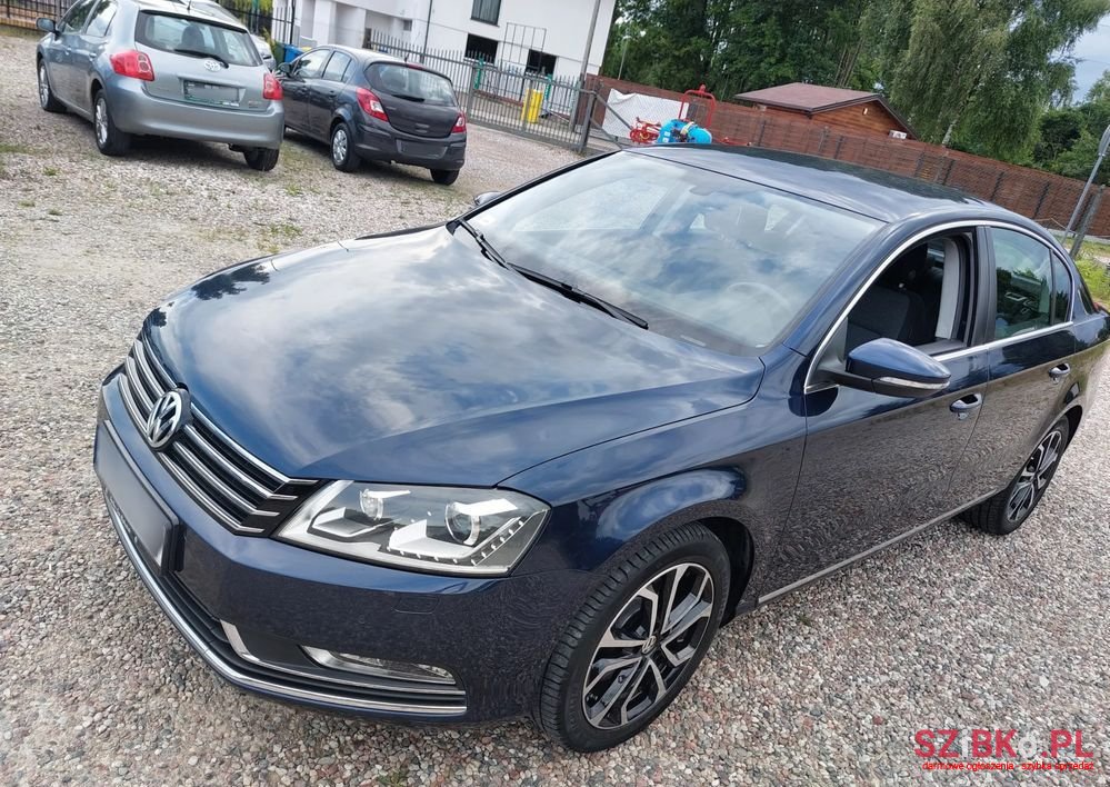 2013' Volkswagen Passat photo #2