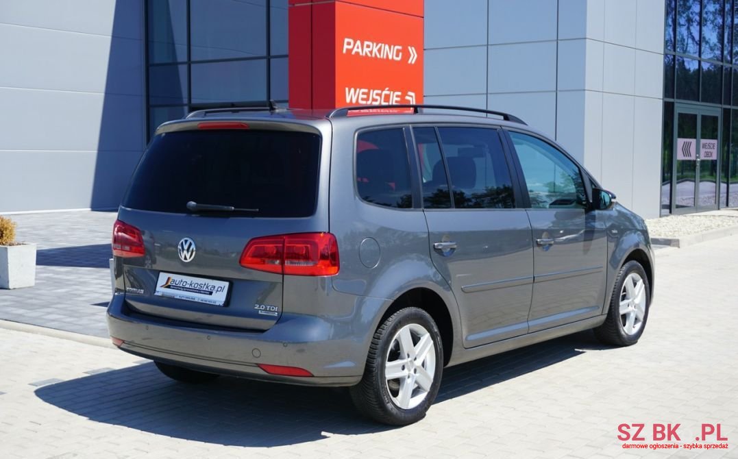 2012' Volkswagen Touran photo #4