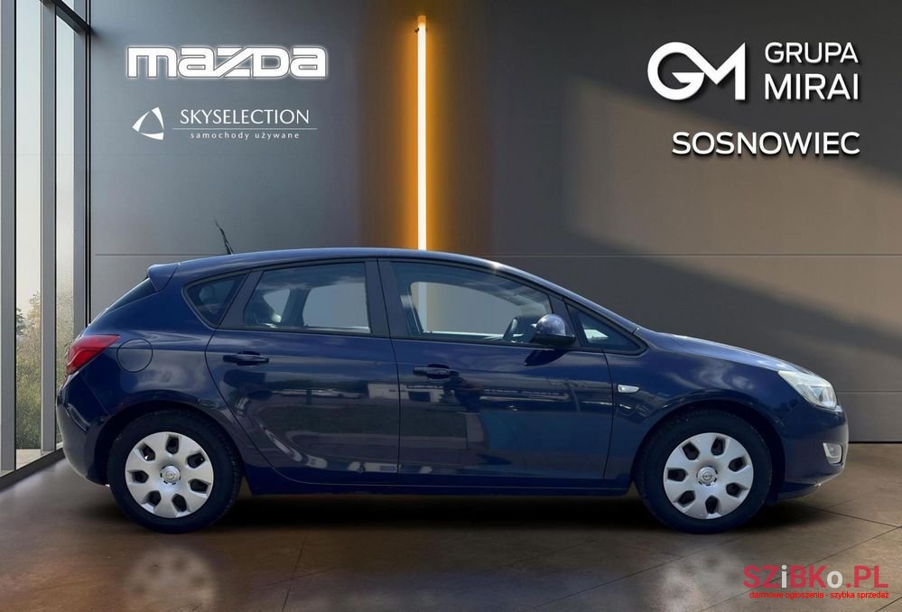2011' Opel Astra 1.3 Cdti Cosmo S&S photo #6