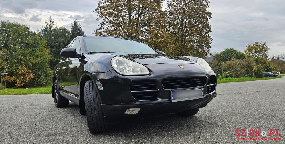 2003' Porsche Cayenne photo #4