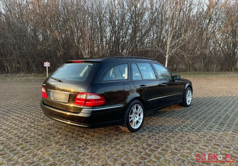 2005' Mercedes-Benz E-Class 320 Cdi photo #4