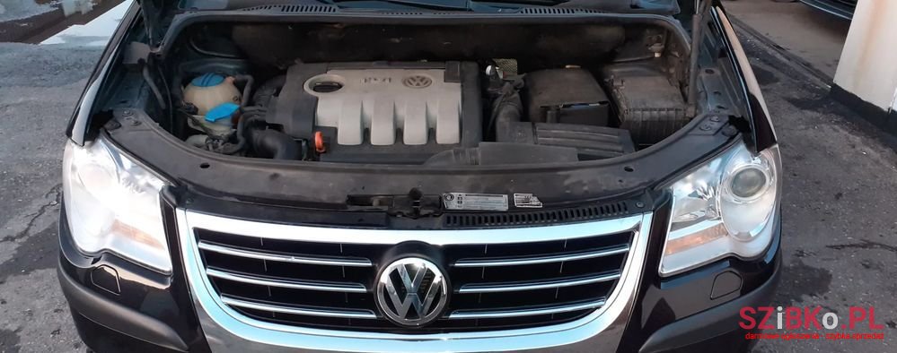 2008' Volkswagen Touran photo #4