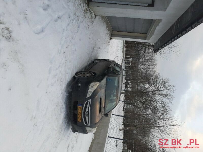 2010' Subaru Legacy photo #1