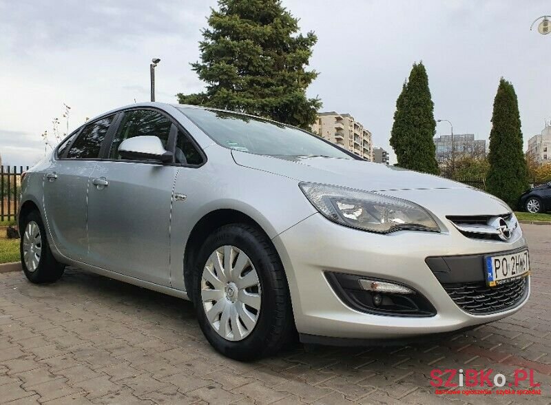 2018' Opel Astra photo #1