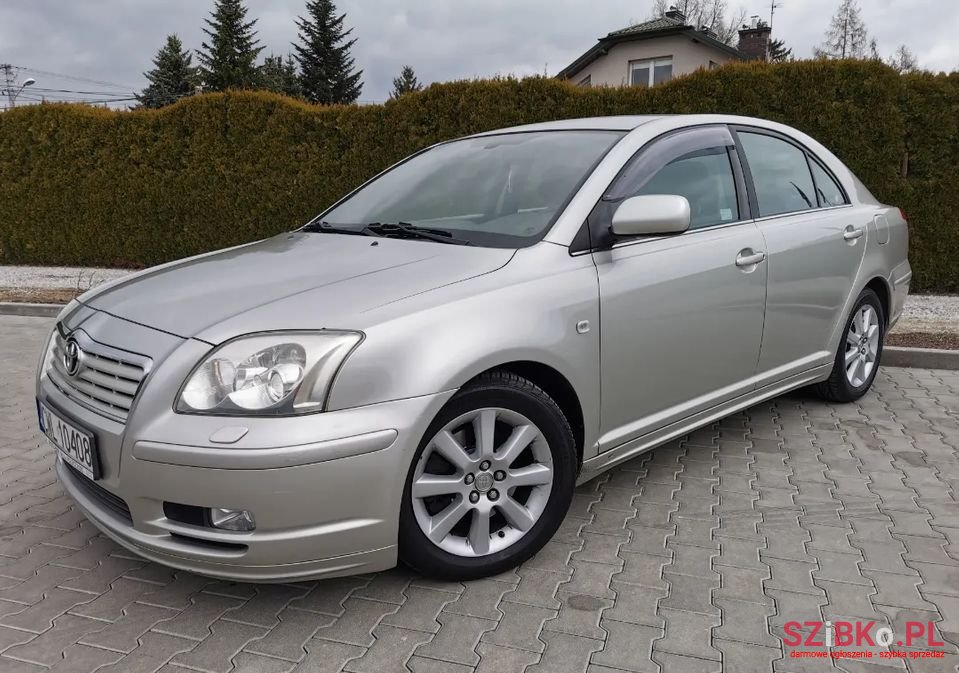 2005' Toyota Avensis photo #2
