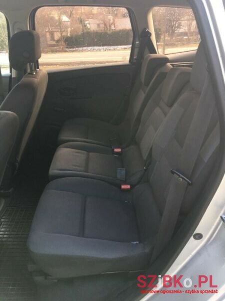 2009' Renault Scenic photo #6