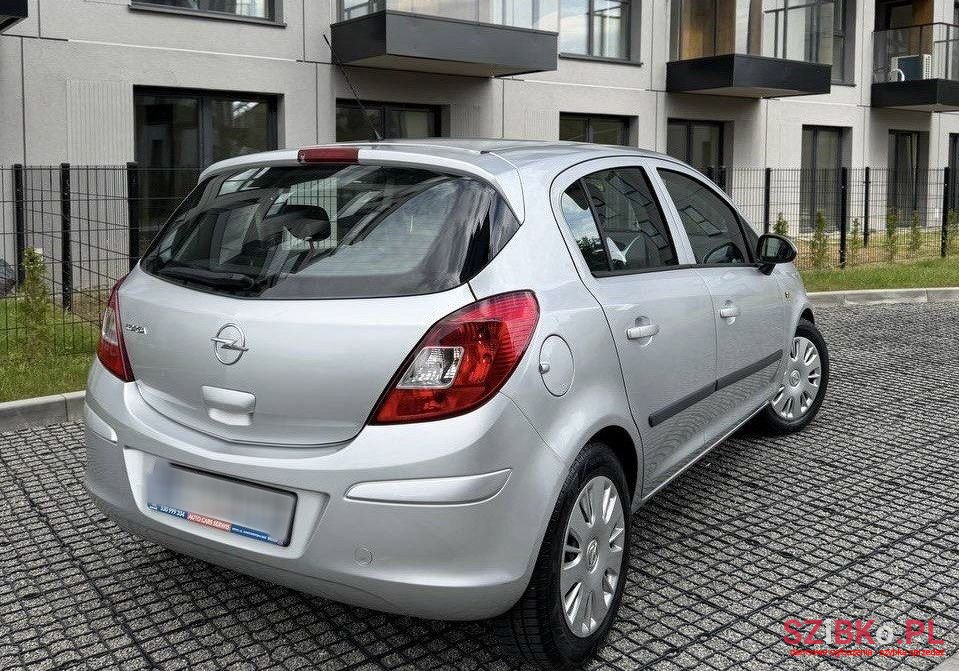 2009' Opel Corsa 1.4 16V Sport photo #4