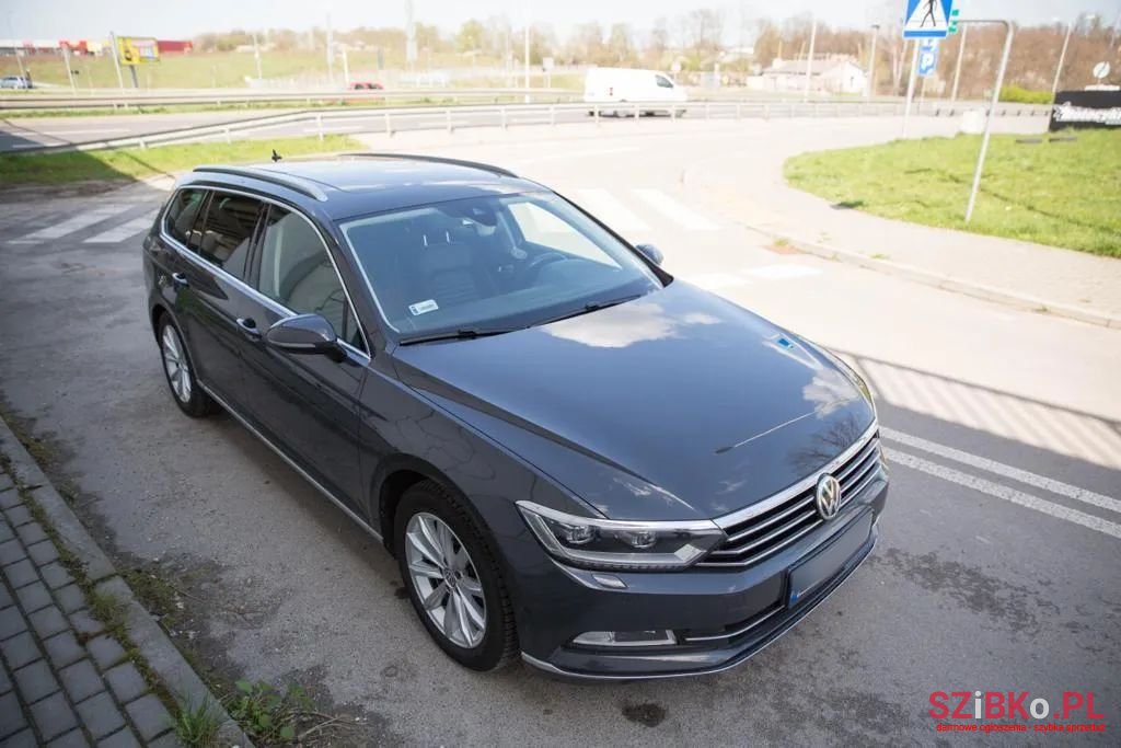 2015' Volkswagen Passat photo #4