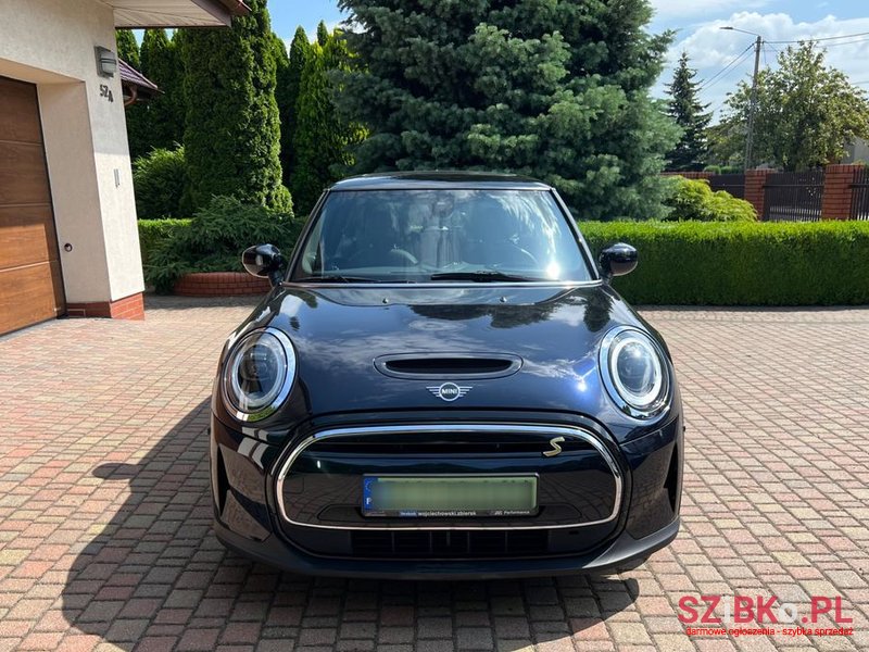 2021' MINI Cooper photo #2