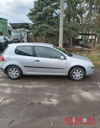 2005' Volkswagen Golf photo #1