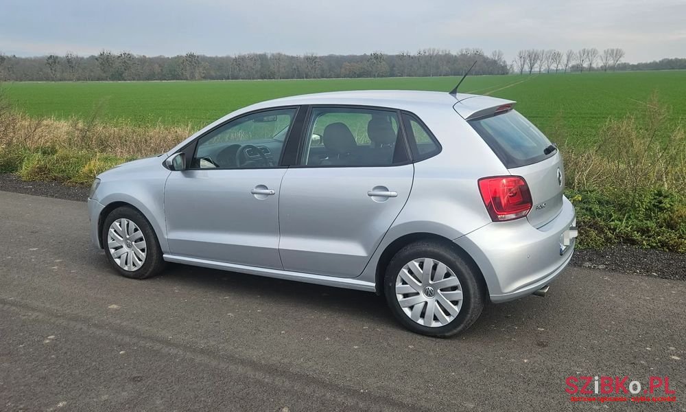 2009' Volkswagen Polo photo #4