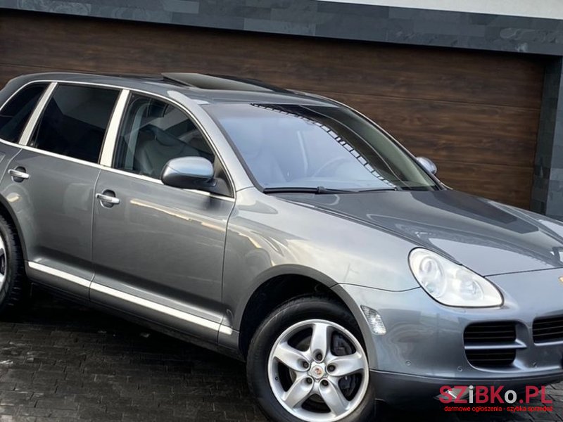 2004' Porsche Cayenne photo #4