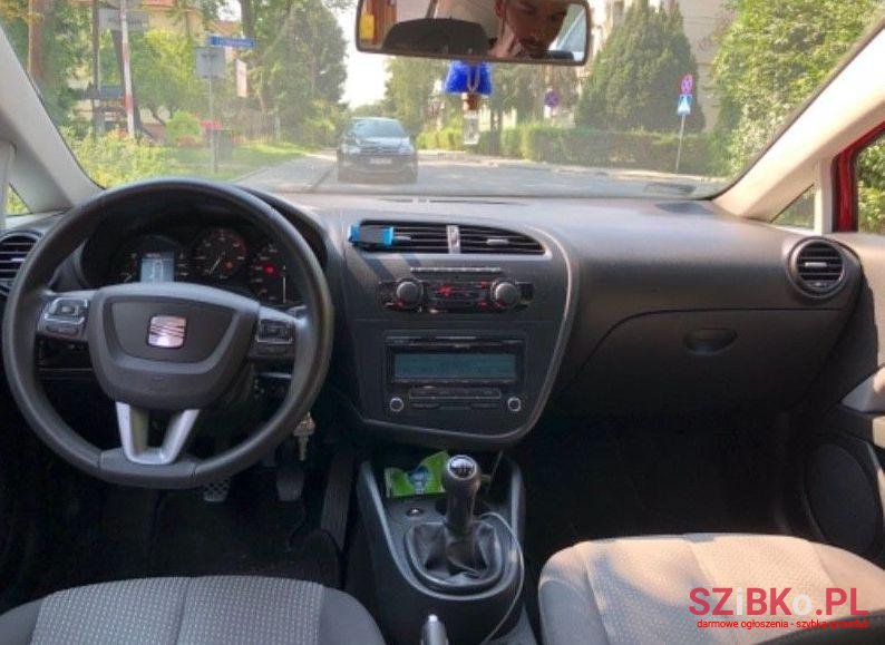 2011' SEAT Leon photo #1