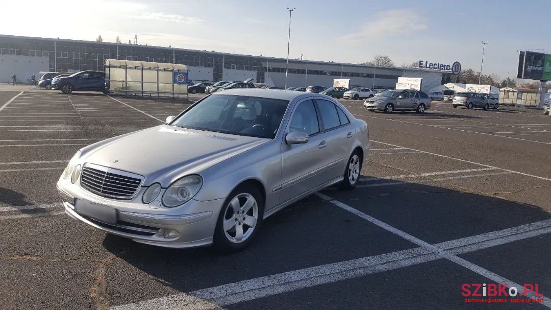 2004' Mercedes-Benz E-Class photo #1