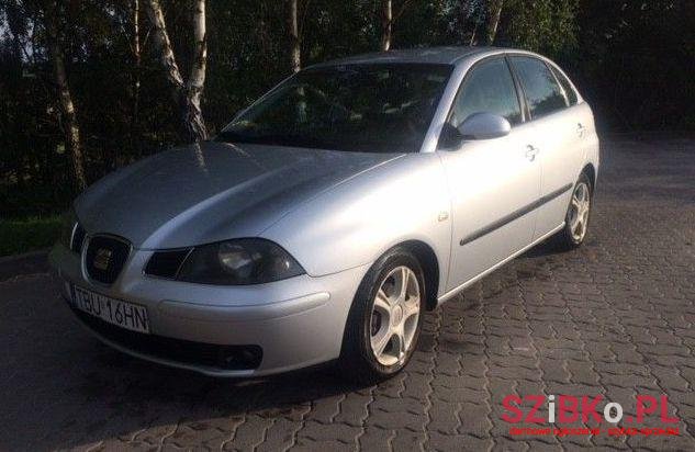 2004' SEAT Ibiza photo #1