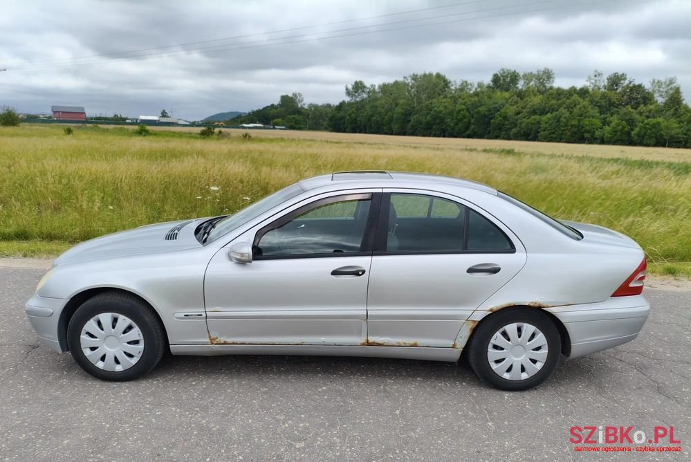 2002' Mercedes-Benz C-Class photo #2