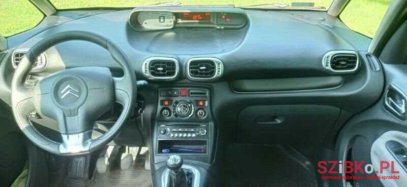 2011' Citroen C3 Picasso photo #5