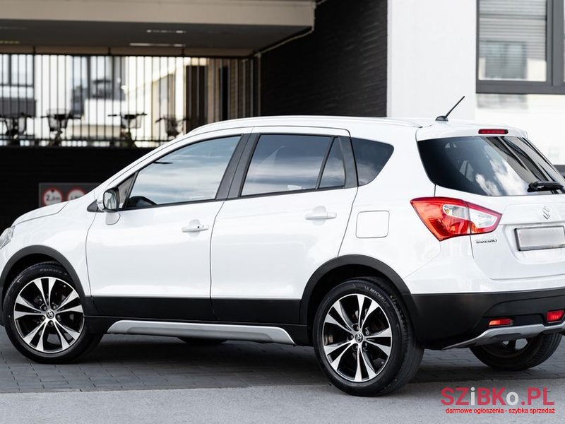 2015' Suzuki SX4 S-Cross photo #3