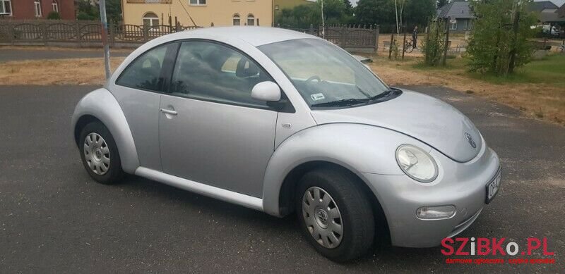 2001' Volkswagen New Beetle photo #3