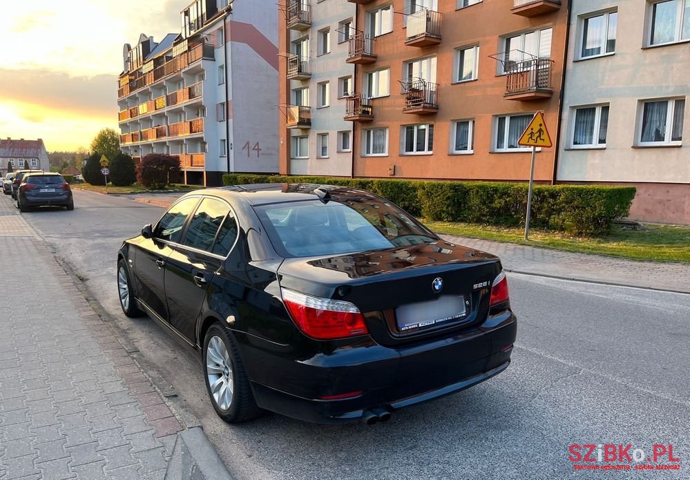 2009' BMW 5 Series photo #2