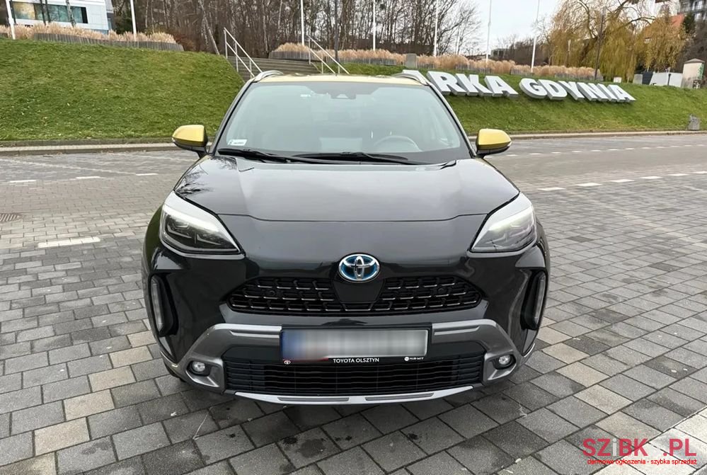 2022' Toyota Yaris photo #2